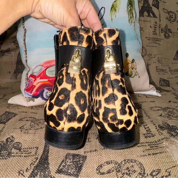Michael Kors Black Leather/Leopard Print Calf Hair Side Zip Ankle Boots Size 8 - Picture 6 of 13